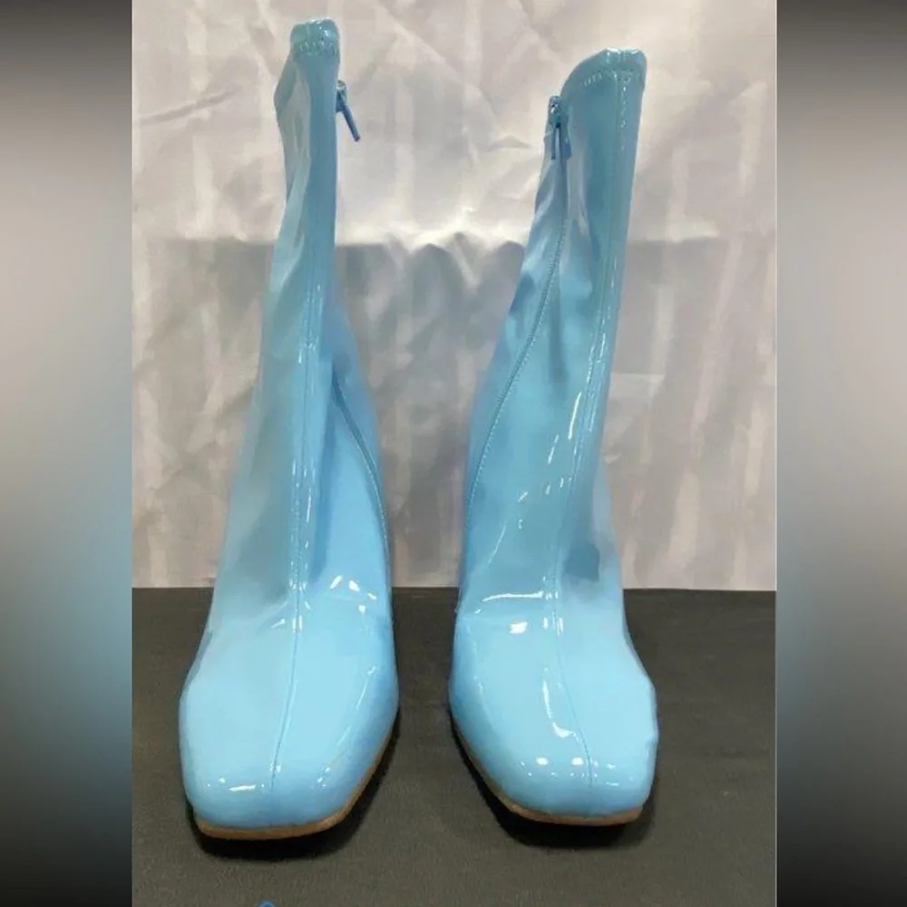 NWOT (Orig Box) Steve Madden Lyndon Sky Blue Patent Heeled Platform Ankle Boots - Picture 4 of 5